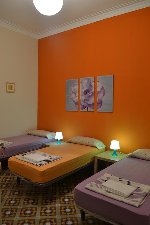 ברצלונה Blue Hostel חדר תמונה