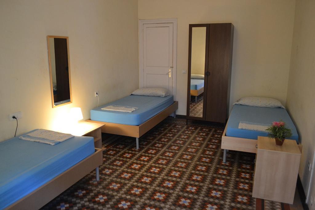 ברצלונה Blue Hostel חדר תמונה