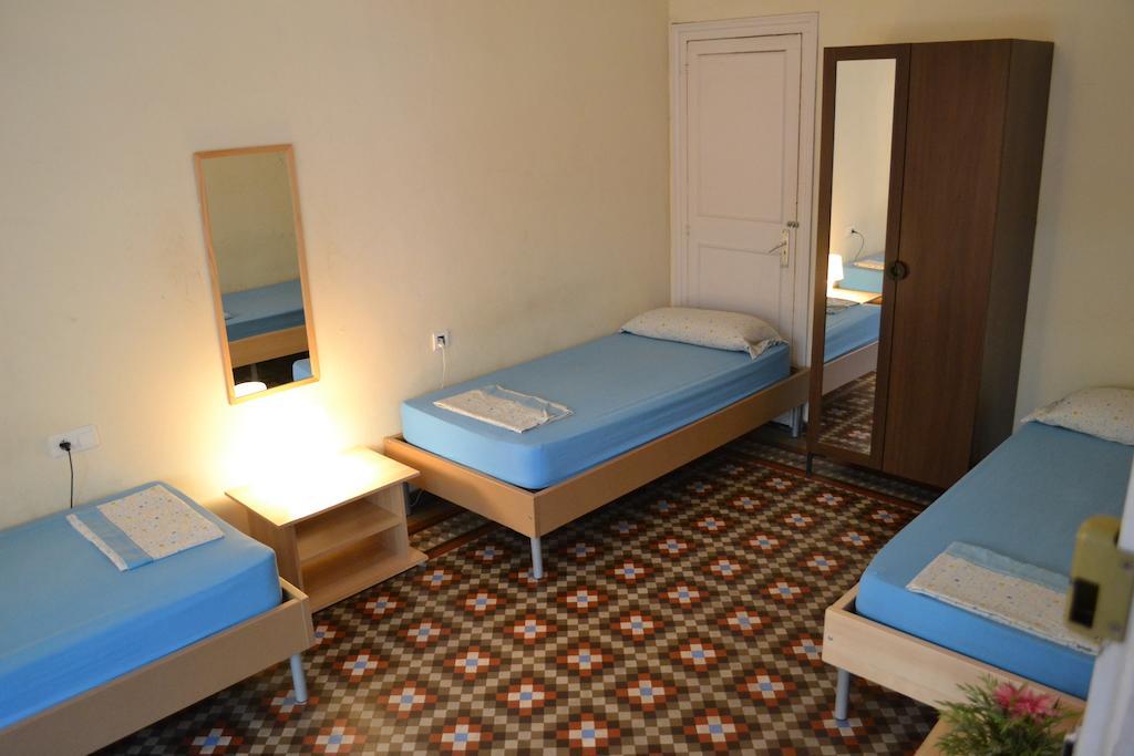 ברצלונה Blue Hostel חדר תמונה